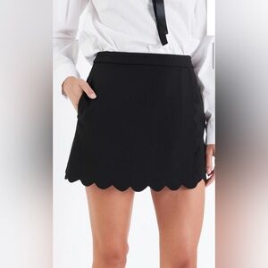 NWT Elegant Black Scalloped Hem Skort, Medium